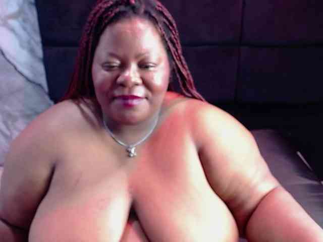 ShantalBBW webcam