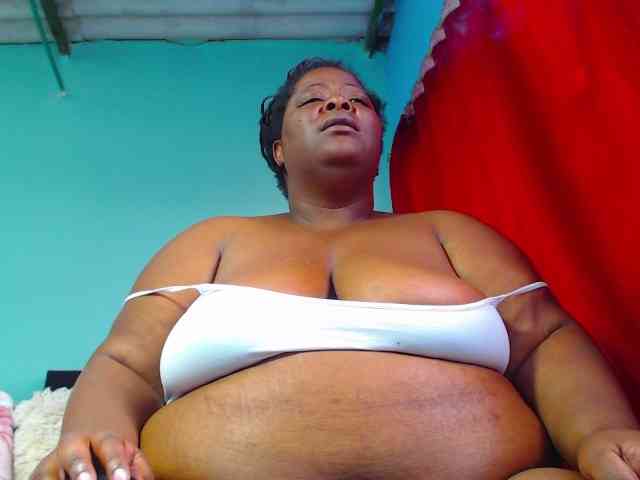 ShantalBBW webcam