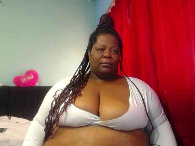 ShantalBBW webcam