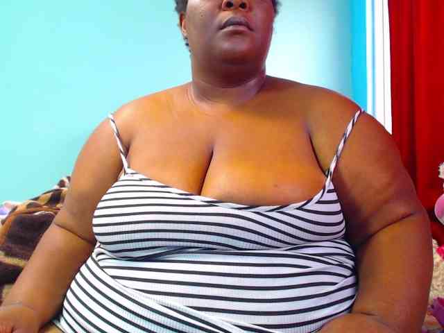ShantalBBW webcam