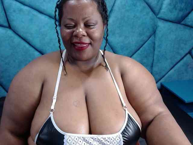 ShantalBBW webcam