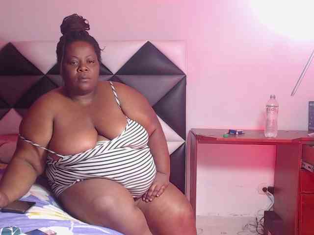 ShantalBBW webcam