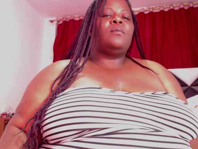 ShantalBBW webcam