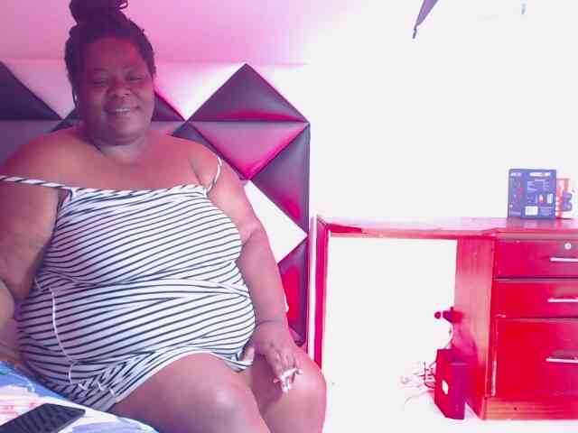 ShantalBBW webcam