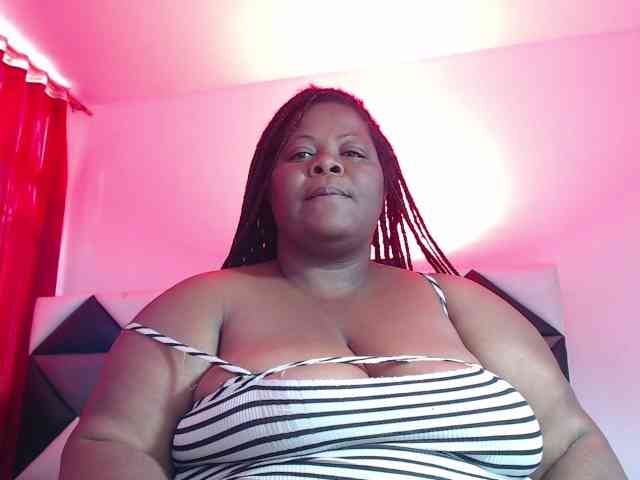 ShantalBBW webcam
