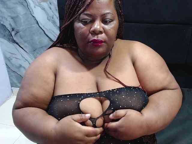 ShantalBBW webcam