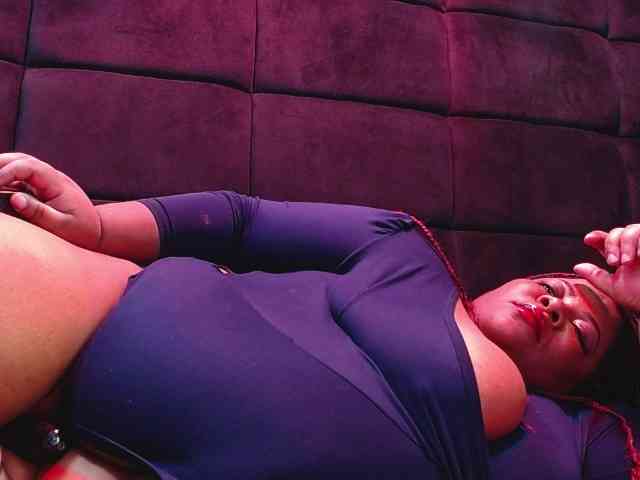 ShantalBBW webcam
