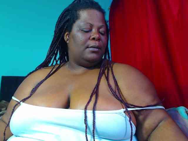 ShantalBBW webcam