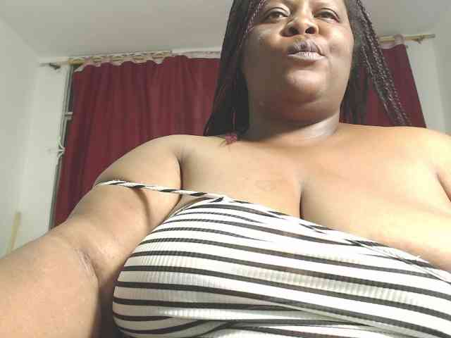 ShantalBBW webcam