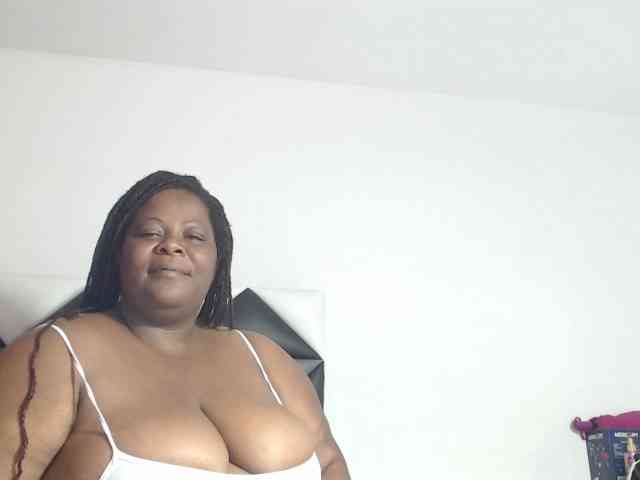 ShantalBBW webcam