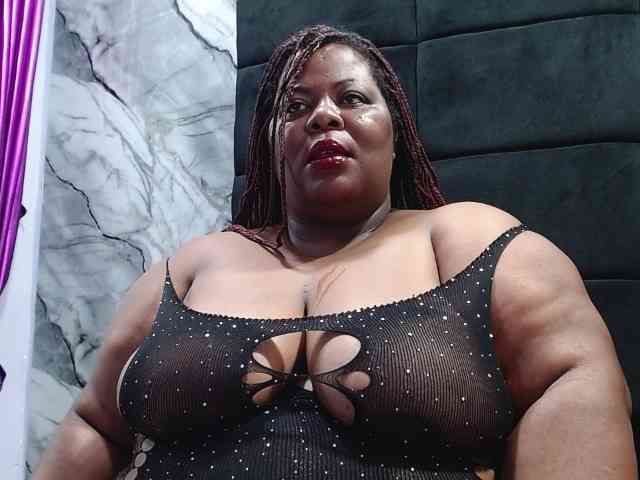 ShantalBBW webcam