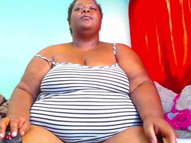 ShantalBBW webcam
