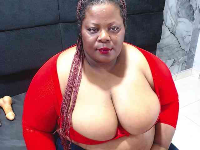 ShantalBBW webcam