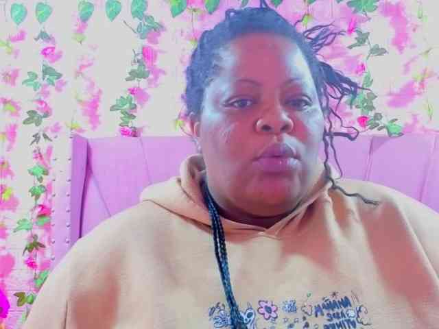 ShantalBBW webcam