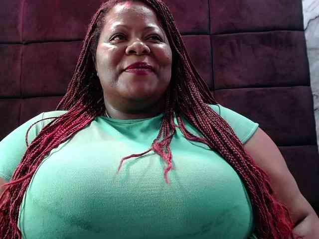 ShantalBBW webcam