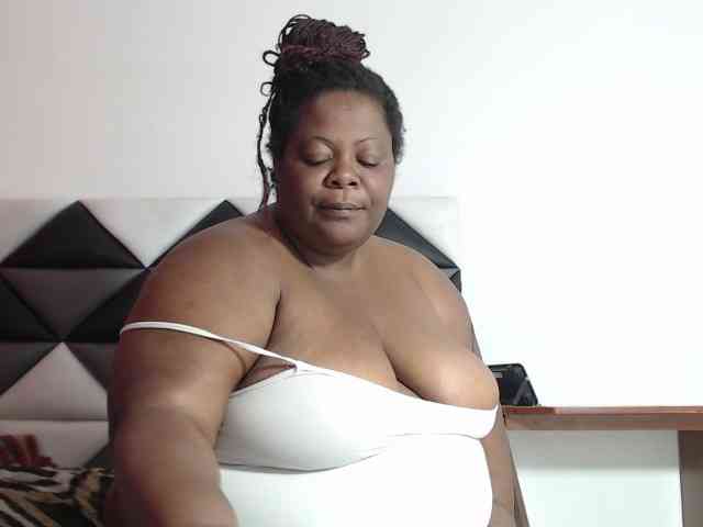 ShantalBBW webcam
