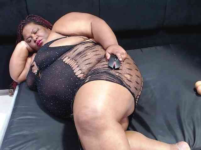 ShantalBBW webcam