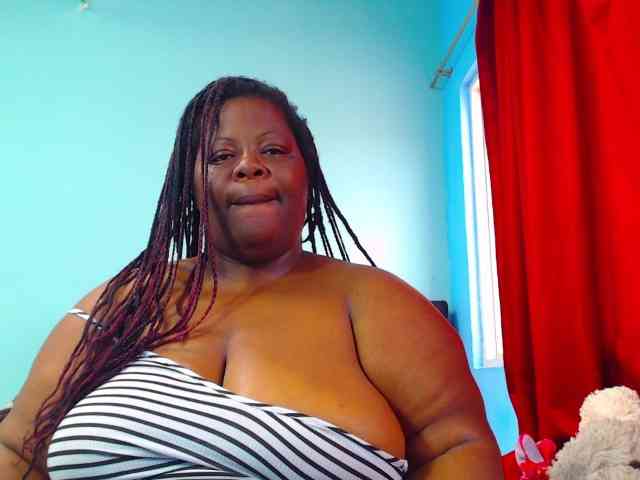 ShantalBBW webcam