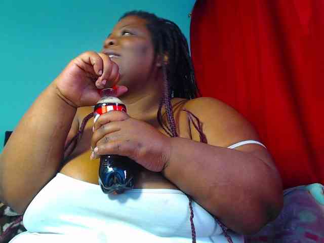 ShantalBBW webcam