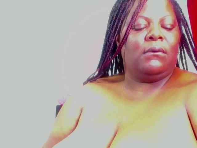 ShantalBBW webcam