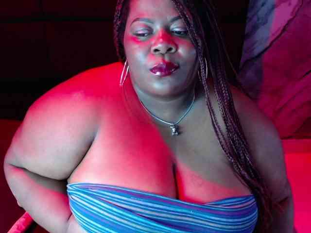 ShantalBBW webcam