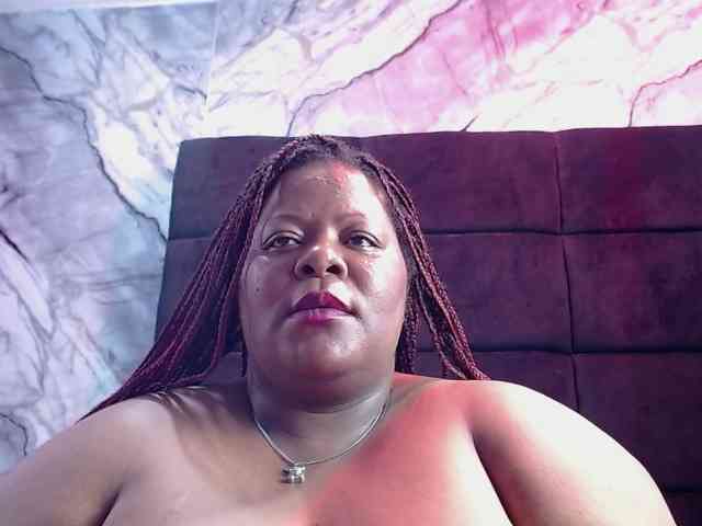 ShantalBBW webcam