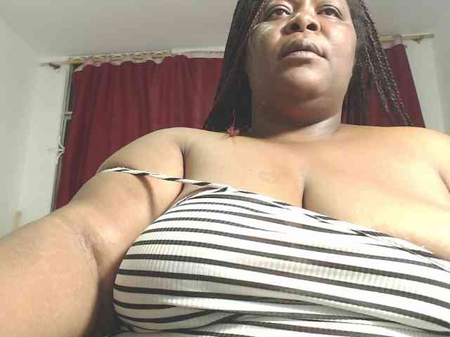 ShantalBBW webcam