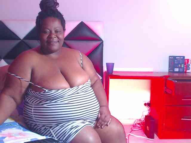 ShantalBBW webcam