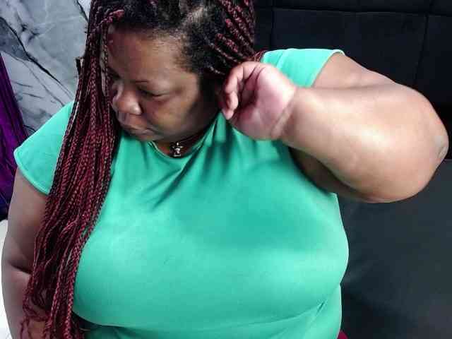 ShantalBBW webcam