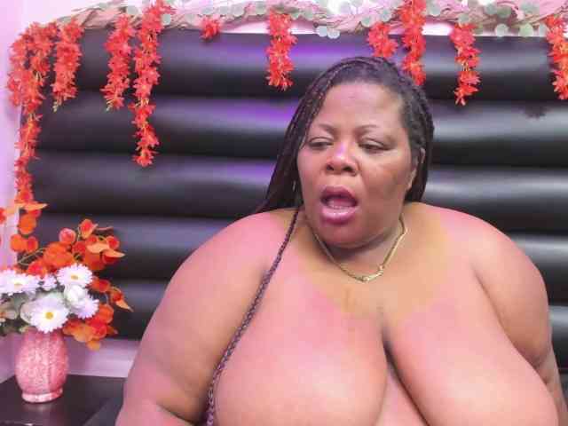 ShantalBBW webcam