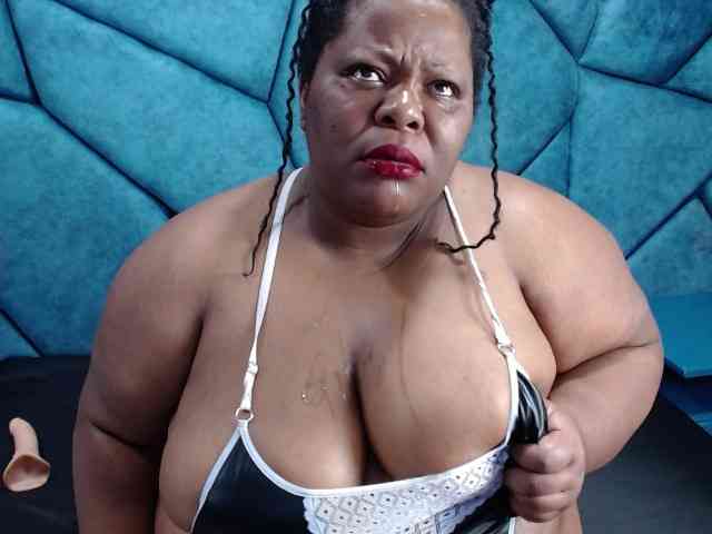 ShantalBBW webcam