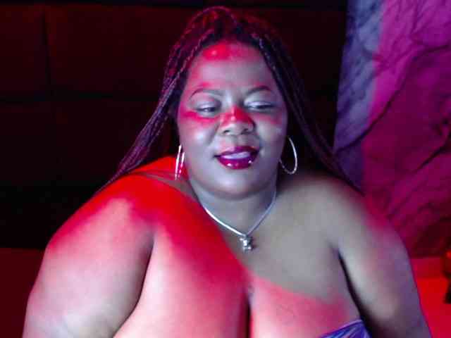 ShantalBBW webcam