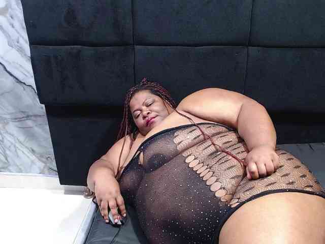 ShantalBBW webcam