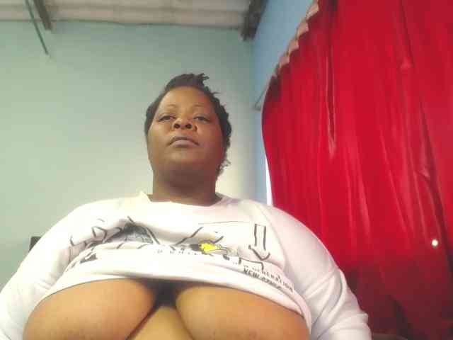 ShantalBBW webcam