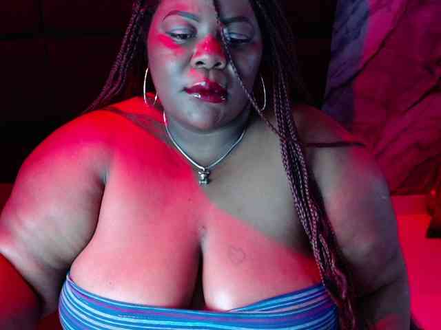 ShantalBBW webcam