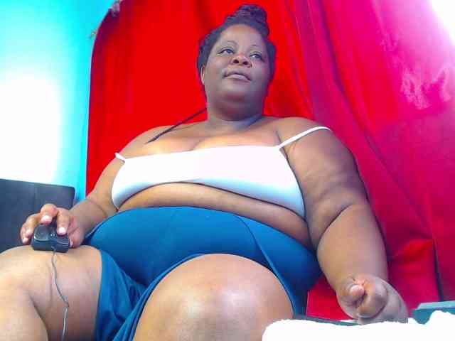 ShantalBBW webcam