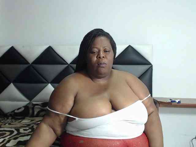 ShantalBBW webcam