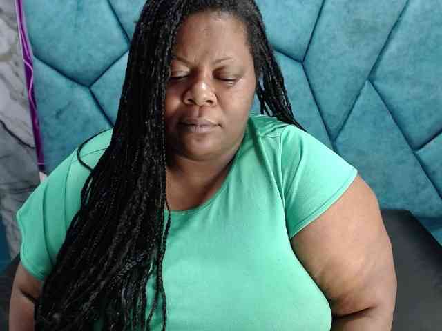 ShantalBBW webcam