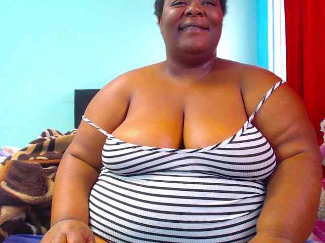 ShantalBBW webcam