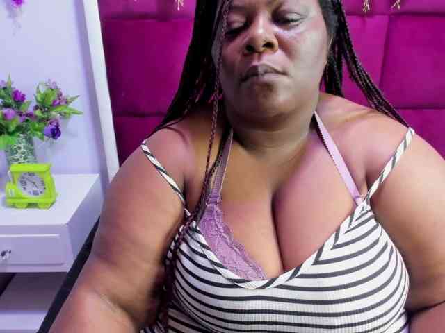 ShantalBBW webcam