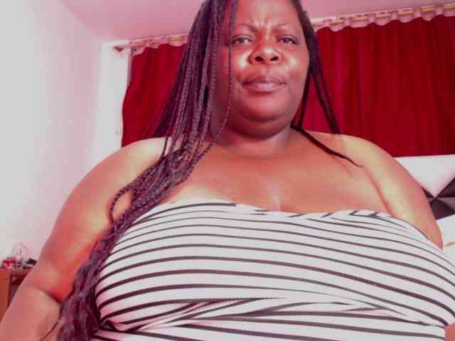 ShantalBBW webcam
