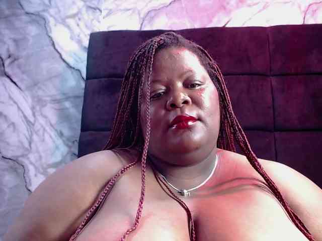 ShantalBBW webcam