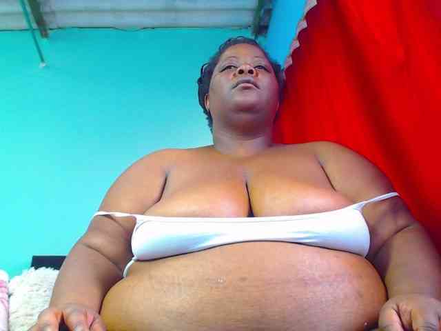 ShantalBBW webcam