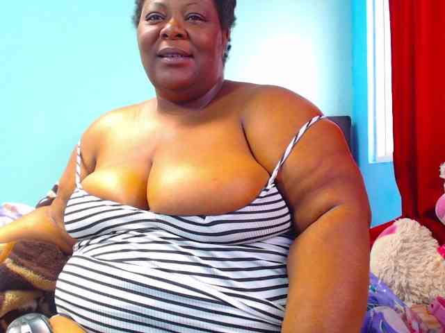ShantalBBW webcam