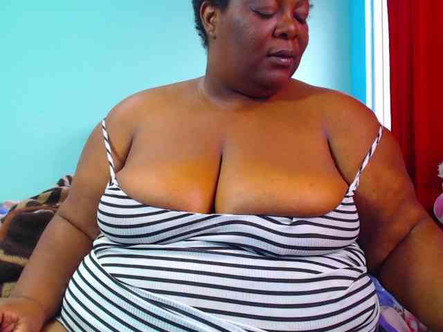 ShantalBBW webcam
