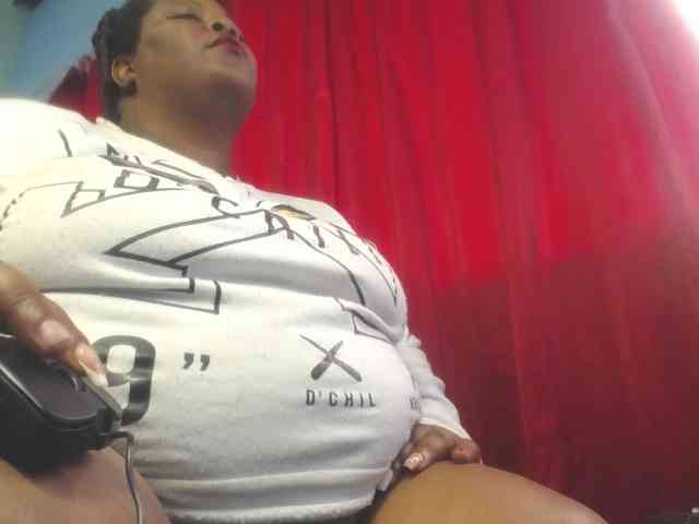 ShantalBBW webcam