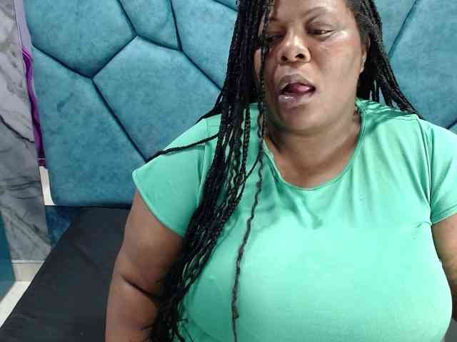 ShantalBBW webcam
