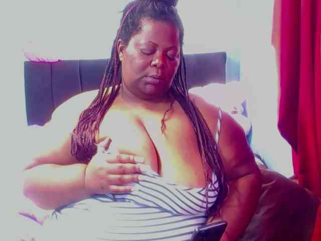 ShantalBBW webcam