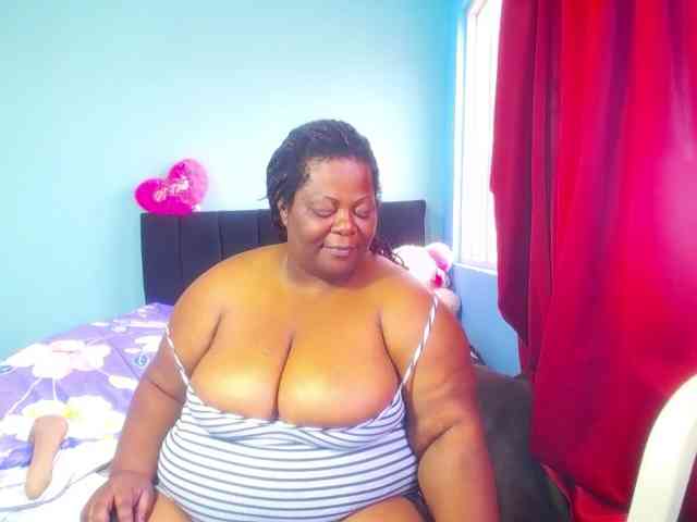 ShantalBBW webcam