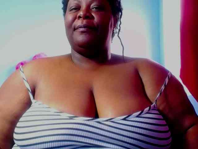 ShantalBBW webcam